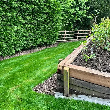 Richmond Hill Cottages, Exclusive 6 Bedroom Farm House, Markington With Heated Pool * Ingerthorpe