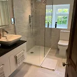 The Exclusive 6 Bedroom Farm House, Markington Incl Heated Pool And The Richmond Hill One Bedroom Ingerthorpe