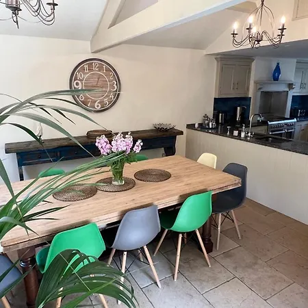 Holiday home Richmond Hill Cottages, Exclusive 6 Bedroom Farm House, Markington With Heated Pool Ingerthorpe