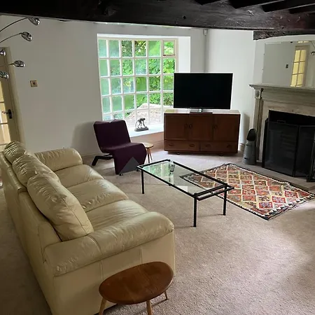 The Exclusive 6 Bedroom Farm House, Markington Incl Heated Pool And The Richmond Hill One Bedroom * Ingerthorpe