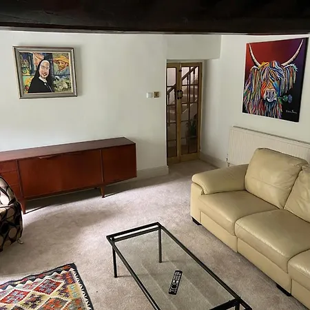 The Exclusive 6 Bedroom Farm House, Markington Incl Heated Pool And The Richmond Hill One Bedroom