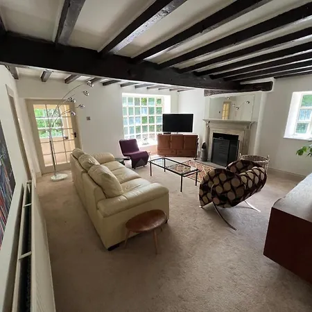 The Exclusive 6 Bedroom Farm House, Markington Incl Heated Pool And The Richmond Hill One Bedroom