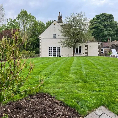 Holiday home Richmond Hill Cottages, Exclusive 6 Bedroom Farm House, Markington With Heated Pool Ingerthorpe