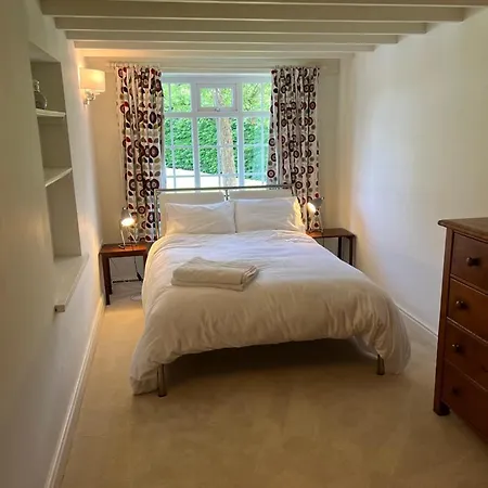 Holiday home Richmond Hill Cottages, Exclusive 6 Bedroom Farm House, Markington With Heated Pool *