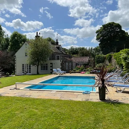 Richmond Hill Cottages, Exclusive 6 Bedroom Farm House, Markington With Heated Pool Ingerthorpe