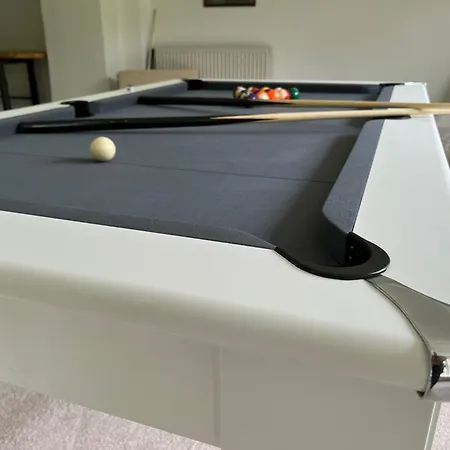 Richmond Hill Cottages, Exclusive 6 Bedroom Farm House, Markington With Heated Pool