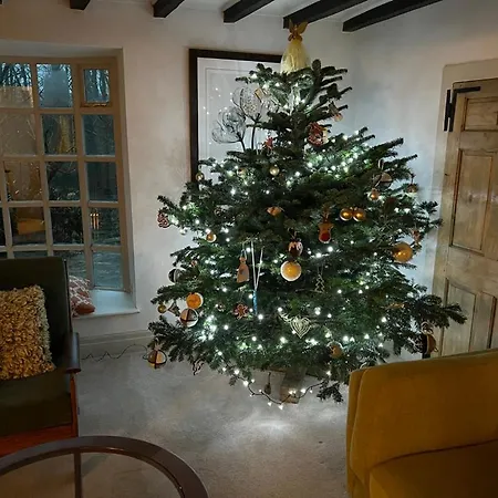 Richmond Hill Cottages, Exclusive 6 Bedroom Farm House, Markington With Heated Pool Prázdninový dům Ingerthorpe