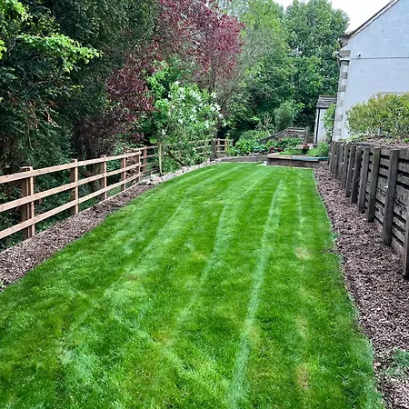 Richmond Hill Cottages, Exclusive 6 Bedroom Farm House, Markington With Heated Pool Ingerthorpe