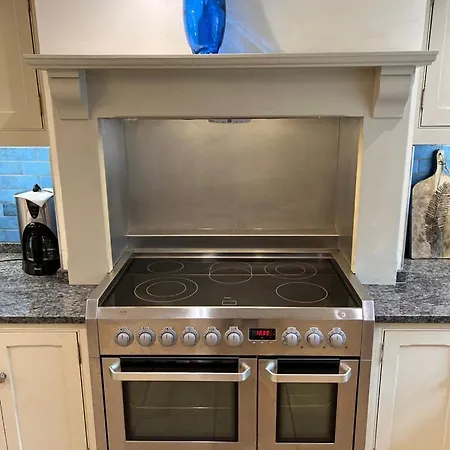 Richmond Hill Cottages, Exclusive 6 Bedroom Farm House, Markington With Heated Pool Prázdninový dům Ingerthorpe